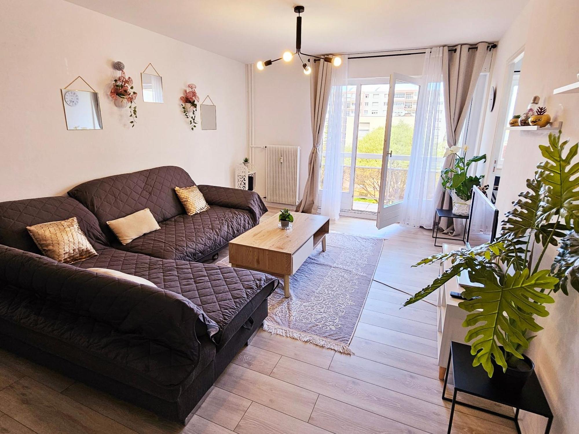 Logement Dans Residence - A 10 Km Du Centre Ville Et A 5 Minute Du Parlement Europeen Avec Parking Gratuit Hoenheim Exterior foto